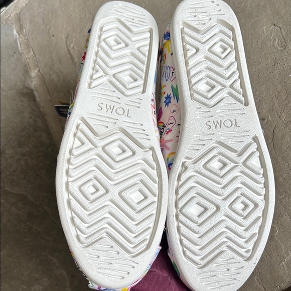 NWT TOMS women’s alpargata Pride unity Slip-On Shoes, size 7 - Picture 8 of 8